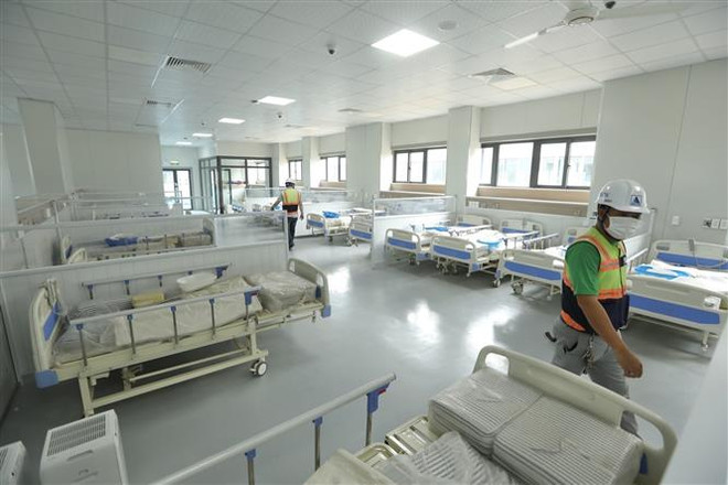 Bên trong một bệnh viện dã chiến điều trị cho bệnh nhân COVID-19. (Ảnh: Minh Quyết/TTXVN) Kiên Giang lập 3 cơ sở thu dung, điều trị bệnh nhân COVID-19 ảnh 1
