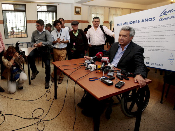 Ecuador: Ứng cử viên phe cầm quyền dẫn đầu các cuộc thăm dò ảnh 1