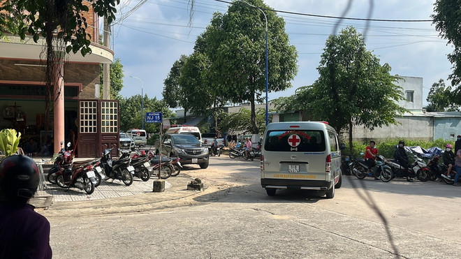 Hiện trường vụ 6 người tử vọng trong 1 căn nhà tại đường DJ15, thuộc phường Thới Hòa, thị xã Bến Cát, tỉnh Bình Dương. (Ảnh: Văn Hướng/TTXVN) Vụ 6 người tử vong ở Bình Dương: Hỗ trợ gia đình, người thân lo hậu sự ảnh 1