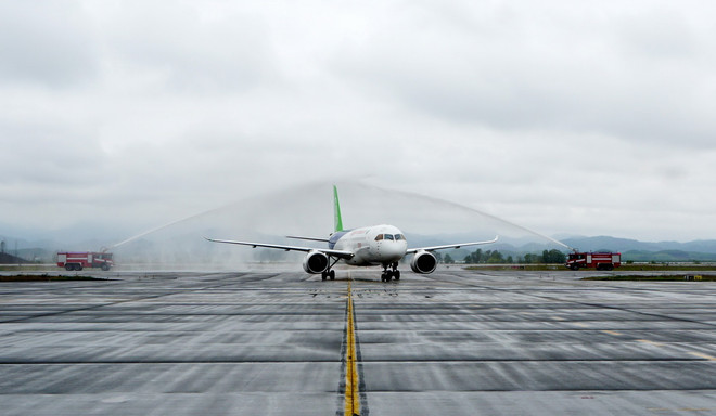 ttxvn_0103_san bay van don.jpg