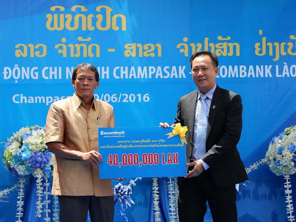 Sacombank phấn đấu trở thành ngân hàng bán lẻ hàng đầu tại Lào ảnh 2