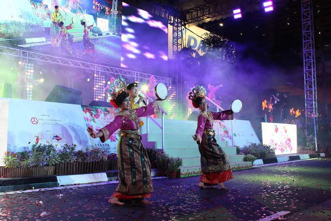 [Photo] Sắc màu Trung thu tràn ngập khu phố người Hoa ở Singapore ảnh 10