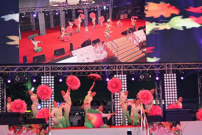 [Photo] Sắc màu Trung thu tràn ngập khu phố người Hoa ở Singapore ảnh 9