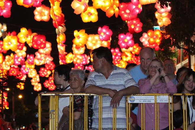 [Photo] Sắc màu Trung thu tràn ngập khu phố người Hoa ở Singapore ảnh 7