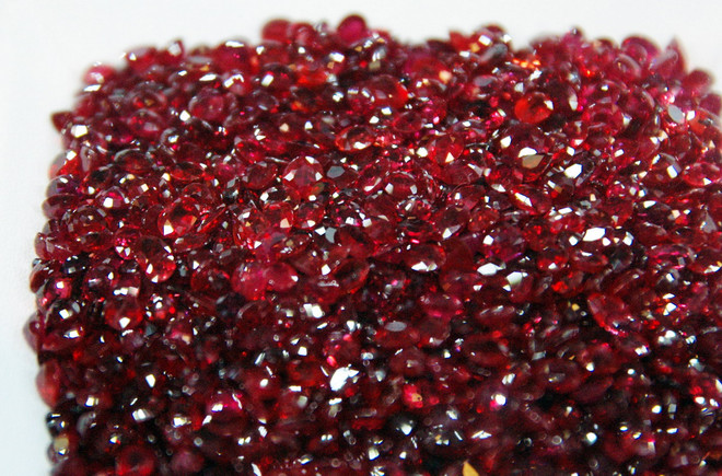 [Photo] Gần 100 công ty tham dự Hội chợ đá quý Campuchia ảnh 2