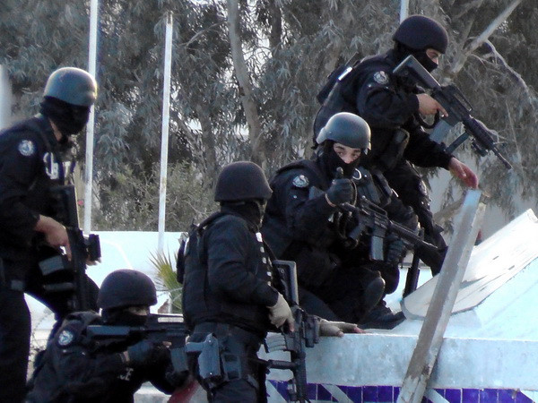 Tunisia triệt phá mạng lưới tuyển mộ chiến binh trẻ tham chiến ở Syria ảnh 1