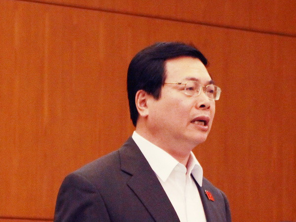 Bộ trưởng Bộ Công thương Vũ Huy Hoàng. (Ảnh: Nguyễn Dân/TTXVN) Phải công khai, minh bạch cơ chế tính giá điện, xăng dầu ảnh 2