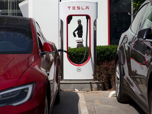 Trung Quốc có hơn 1 triệu xe ôtô bằng điện hoặc động cơ hybrid ảnh 1