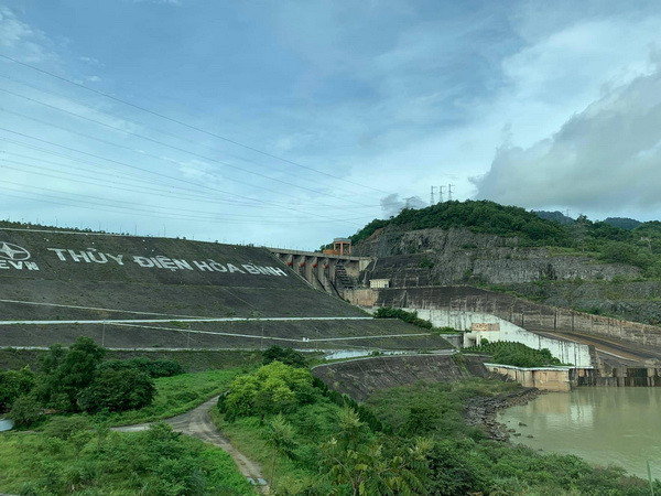 8 giờ ngày 30/9, thủy điện Hòa Bình sẽ mở một cửa xả đáy ảnh 1