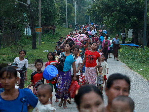 Myanmar ngừng vô thời hạn đưa lao động di cư tới Malaysia ảnh 1