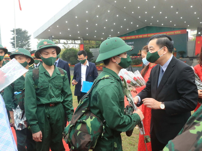 Hà Nội: Lễ giao, nhận quân trang trọng, đảm bảo phòng, chống dịch ảnh 1