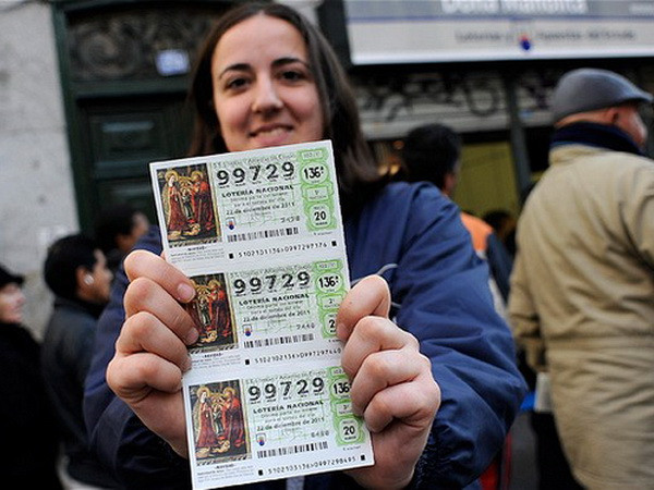 Cả nước Tây Ban Nha ăn mừng giải xổ số lớn nhất thế giới ảnh 1