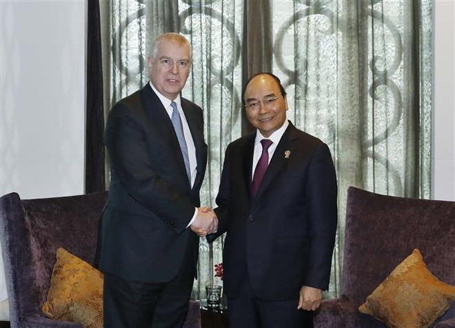 Thủ tướng Nguyễn Xuân Phúc tiếp xúc bên lề Hội nghị Cấp cao ASEAN 35 ảnh 4