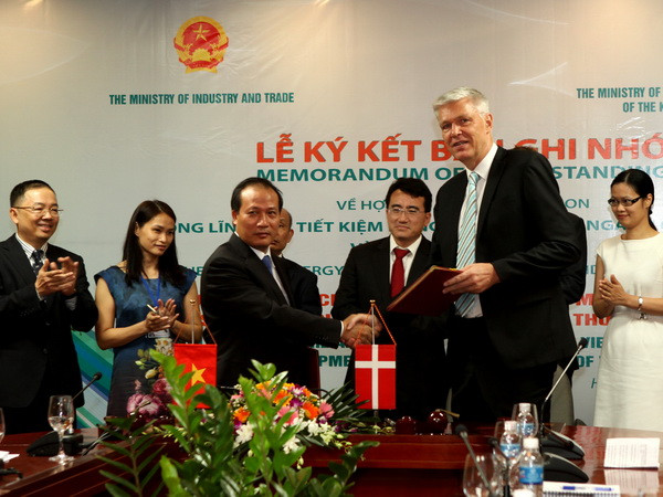 Việt Nam-Đan Mạch ký bản ghi nhớ hợp tác năng lượng tái tạo ảnh 1