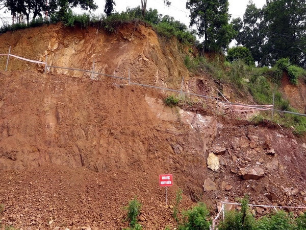Cao Bằng: Nổ mìn khi sửa mái taluy làm 4 người thương vong ảnh 1