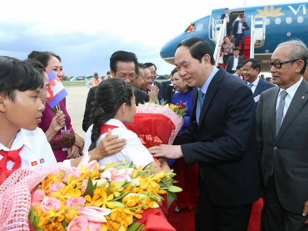 Chủ tịch nước Trần Đại Quang bắt đầu chuyến thăm tới Campuchia ảnh 1