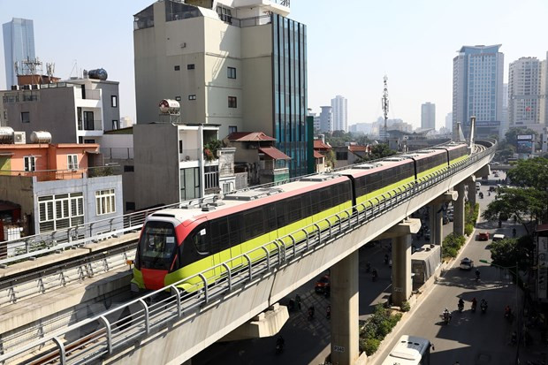 Đoàn tàu Nhổn-Ga Hà Nội chạy thử. (Ảnh: Huy Hùng/TTXVN) Metro Nhổn-ga Hà Nội: Tăng vốn, lùi thời gian hoàn thành vào năm 2027 ảnh 1