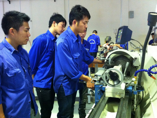 Xây dựng chính sách, tạo cơ hội cho người lao động có việc làm tốt hơn ảnh 1