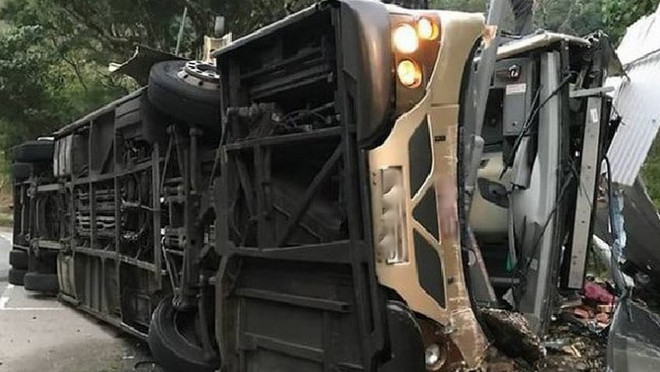 Hong Kong: Tai nạn xe buýt nghiêm trọng khiến 17 người thương vong ảnh 1