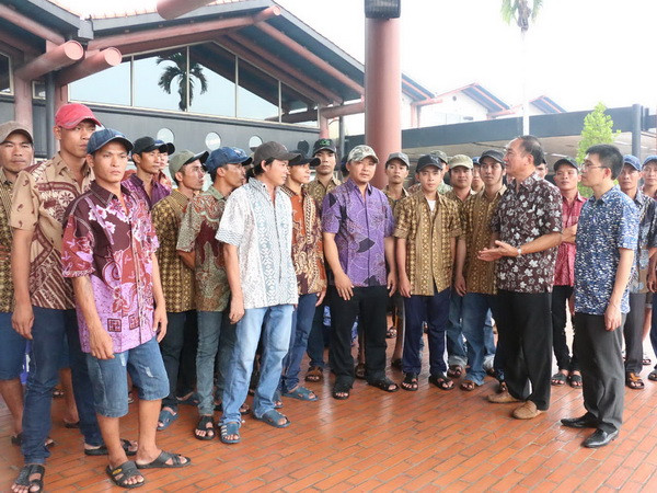 Indonesia hoàn thành thủ tục trao trả cho Việt Nam 100 ngư dân ảnh 1