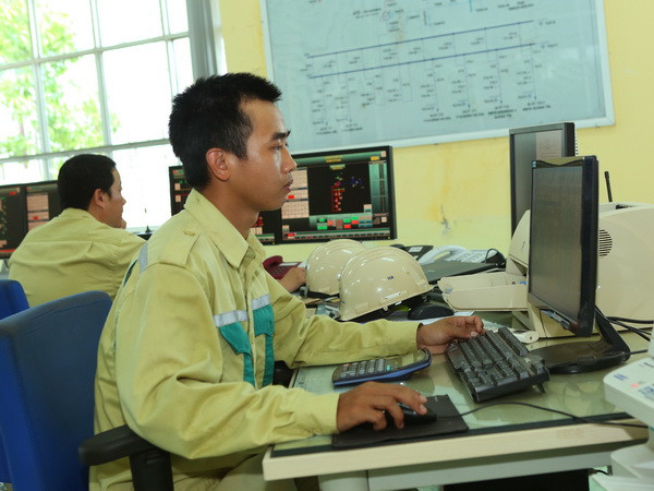 Miền Bắc đạt kỷ lục về tiêu thụ điện trong đợt nắng nóng đầu tiên ảnh 1