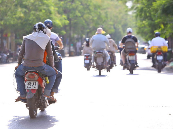 Nắng nóng gay gắt tiếp tục duy trì trong hai ngày tới ở miền Bắc ảnh 1