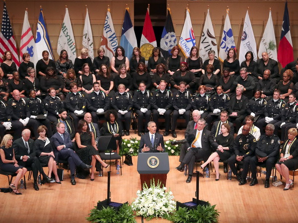 Tổng thống Mỹ kêu gọi đoàn kết sau vụ nổ súng tại Dallas ảnh 1