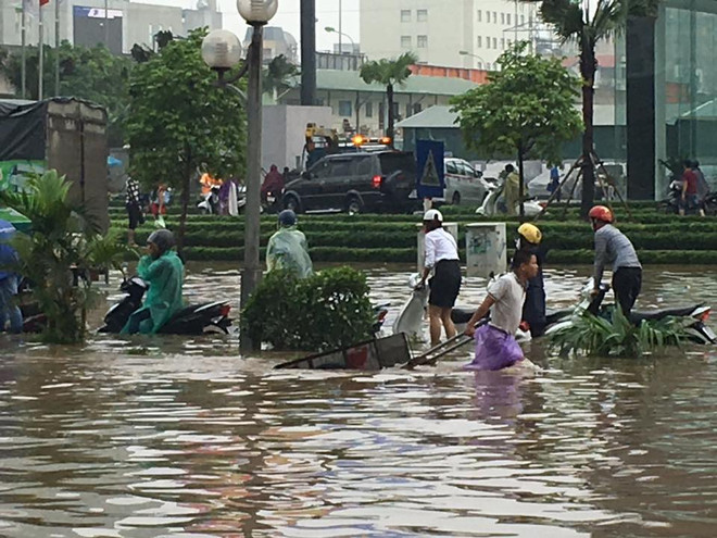 Đắt khách dịch vụ xe cải tiến "giải cứu" xe máy quanh tòa nhà Keangnam ảnh 4