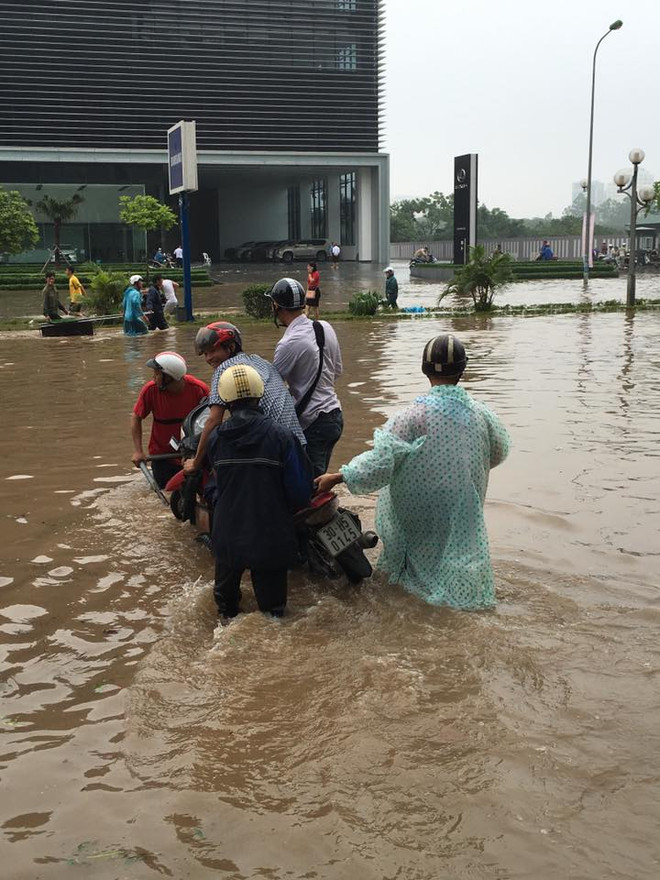 Đắt khách dịch vụ xe cải tiến "giải cứu" xe máy quanh tòa nhà Keangnam ảnh 3