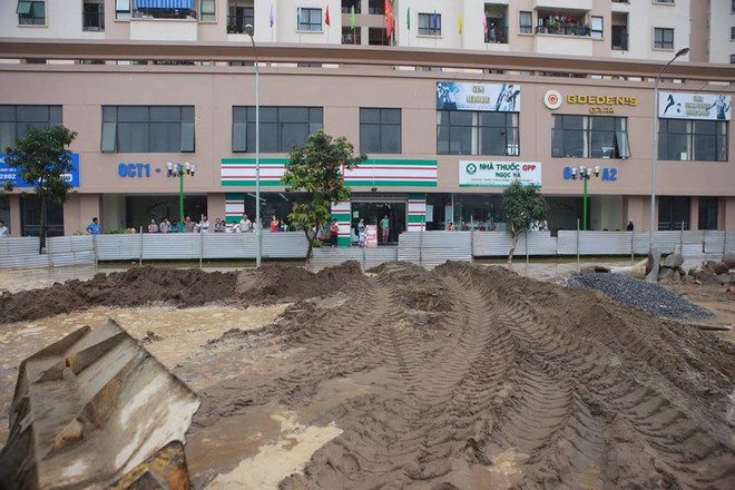 Xe tải Zil 130 "cứu nguy" đô thị Cổ Nhuế chìm trong biển nước ảnh 4