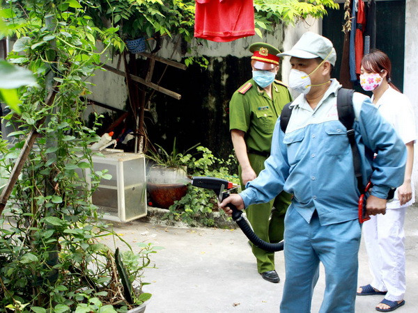 Hà Nội tổ chức chiến dịch vệ sinh môi trường, diệt muỗi và bọ gậy ảnh 1