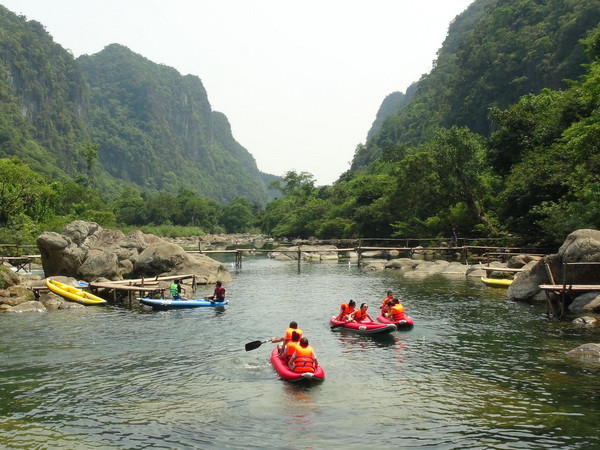 Du lịch sáu tháng đầu năm 2016 - Những gam màu sáng tối ảnh 1