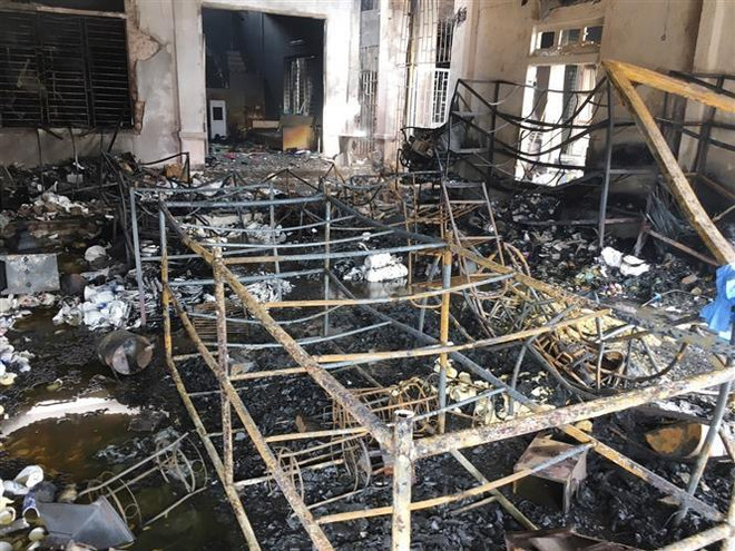 Nghệ An: Cháy cửa hàng bán đồ tiêu dùng và ngôi nhà 2 tầng ảnh 2