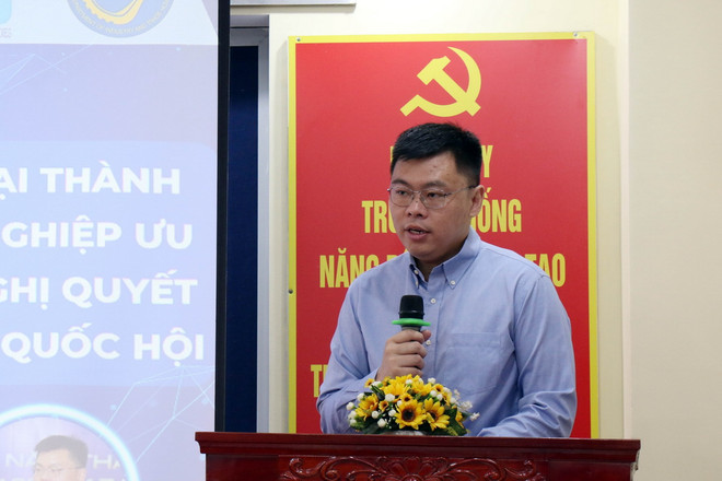 Phó Viện trưởng Viện Nghiên cứu phát triển Thành phố Hồ Chí Minh Trương Minh Huy Vũ phát biểu đề dẫn. (Ảnh: Tiến Lực/TTXVN) ttxvn_1203_cong nghiep TPHCM (2).jpg