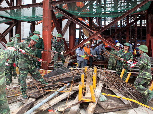 Cơ bản kết thúc công tác tìm kiếm cứu nạn vụ sập giàn giáo ảnh 1