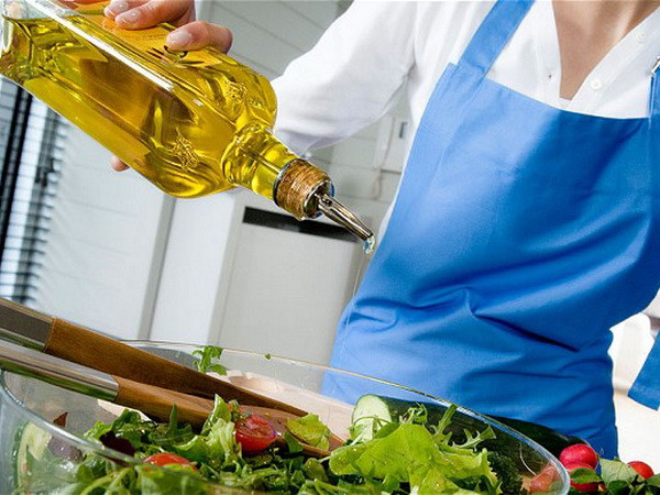 Ảnh chỉ có tính minh họa. (Nguồn: Alamy) Lý giải nguyên nhân dầu olive có thể giúp hạ huyết áp ảnh 1