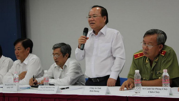 Chủ tịch tỉnh Bình Dương Lê Thanh Cung trả lời các kiến nghị của các nhà đầu tư nước ngoài. (Ảnh: Quách Lắm/Vietnam+) Giám đốc Công an Bình Dương nhận thiếu sót chậm xử lý vụ phá hoại ảnh 1
