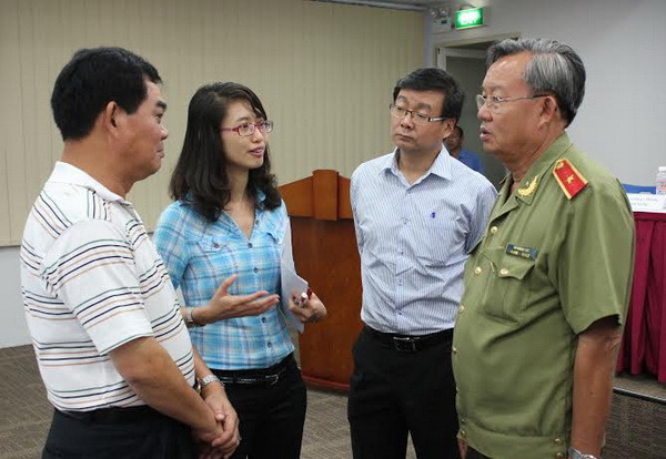 Thiếu tướng Võ Thành Đức trao đổi với các nhà đầu tư nước ngoài về công tác bảo vệ an toàn doanh nghiệp. Giám đốc Công an Bình Dương nhận thiếu sót chậm xử lý vụ phá hoại ảnh 3