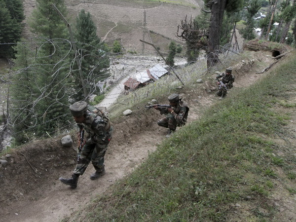 Ấn Độ triệu phái viên Pakistan phản đối vi phạm lệnh ngừng bắn ảnh 1