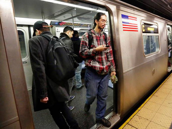 Thành phố New York nâng cấp hệ thống tàu điện ngầm hơn 110 tuổi ảnh 1
