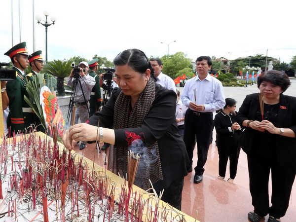 Tri ân các Anh hùng liệt sỹ và các gia đình chính sách tỉnh Quảng Trị ảnh 1