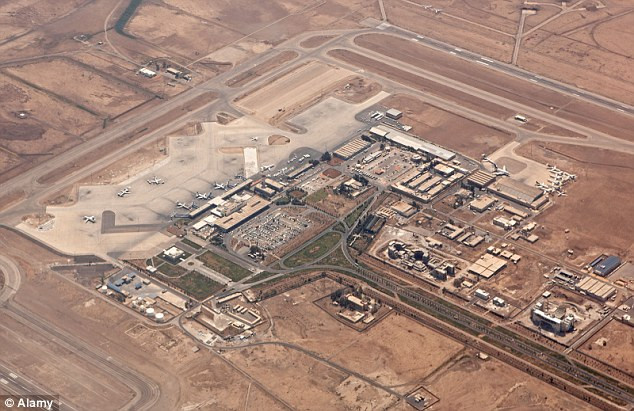 Nổ lớn, lửa cháy xuất hiện tại khu vực sân bay ở thủ đô Syria ảnh 1