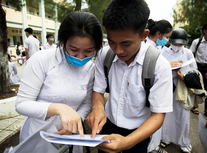 Bộ Giáo dục công bố kết quả đối sánh điểm thi THPT và điểm học bạ ảnh 1