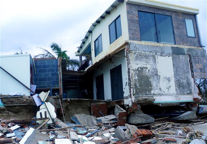 Khẩn trương khắc phục sạt lở bờ biển ở thành phố Hội An ảnh 1