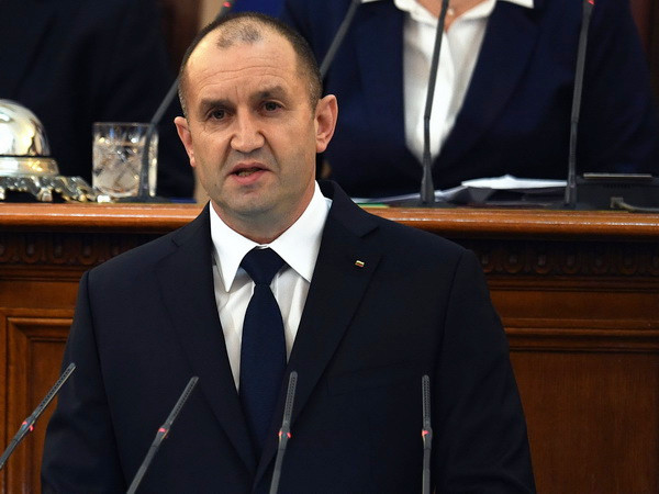 Cựu Tư lệnh không quân thân Nga nhậm chức Tổng thống Bulgaria ảnh 1