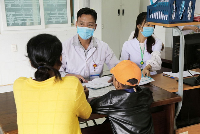 Một trường hợp trẻ rối loạn tâm thần đến khám tại Bệnh viện Tâm thần tỉnh Đắk Lắk. (Nguồn: vtv.vn) Rối loạn tâm thần tuổi học đường: Cần sự quan tâm sát của phụ huynh ảnh 1