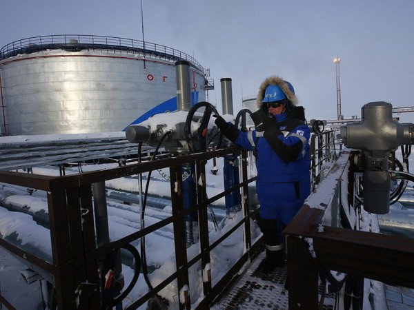 Nga giảm sản lượng khai thác dầu khoảng 100.000 thùng mỗi ngày ảnh 1