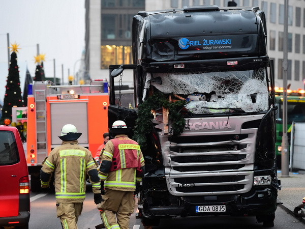 Đức đề nghị Thụy Sĩ hỗ trợ điều tra nghi phạm vụ xe tải ở Berlin ảnh 1