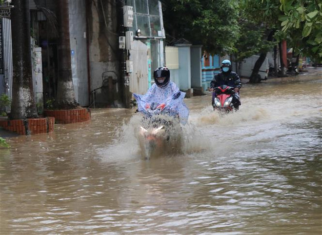 Không khí lạnh áp sát biên giới, nguy cơ xảy ra lũ quét tại miền núi ảnh 1