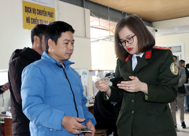 Hà Tĩnh: Hỗ trợ người dân thuận tiện khi làm thủ tục cấp hộ chiếu ảnh 1